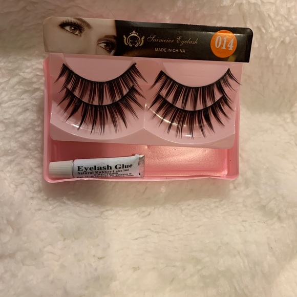 Eyelashes package with glue sold SOLD OUT - Picture 5 of 5